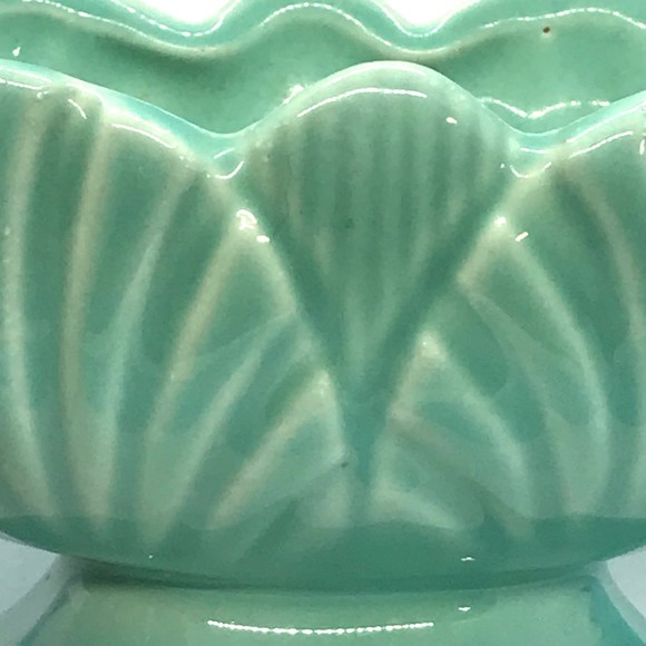 Art Vintage Art Deco Scalloped Design Light Green Ceramic Planter
